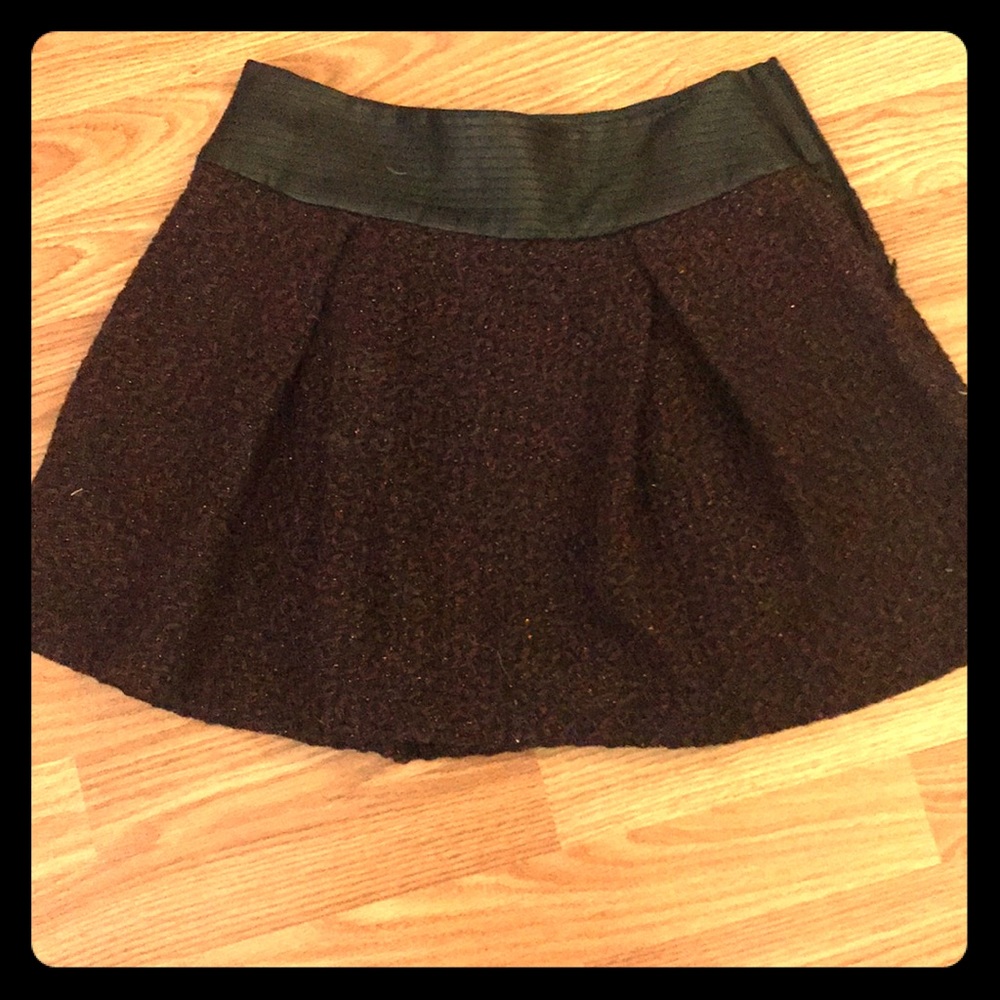 Maroon and black size 6 tweed skirt